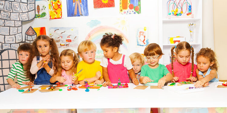Unlock Your Child’s Creative Potential with an Art Education Curriculum