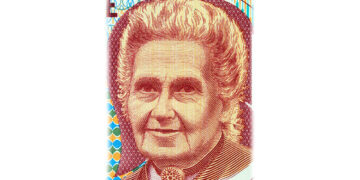 Dr. MARIA MONTESSORI